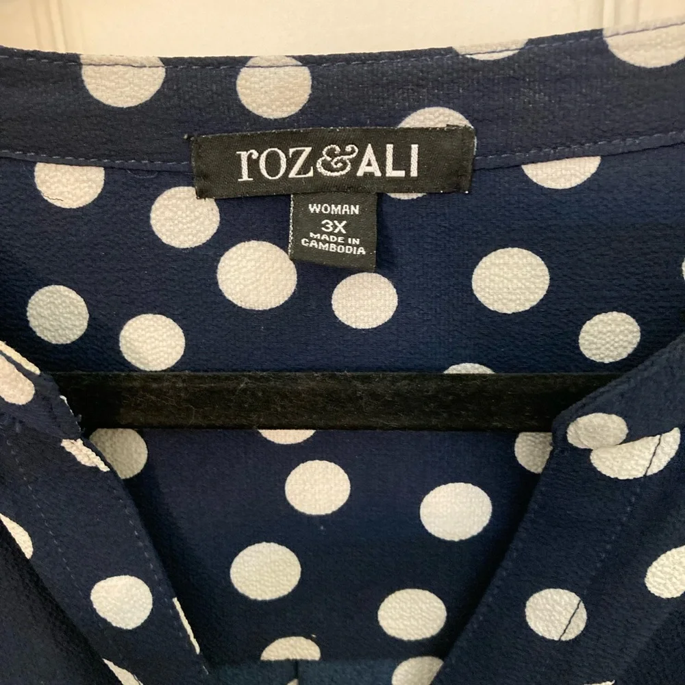 Plus size blouse - Picture 9 of 12